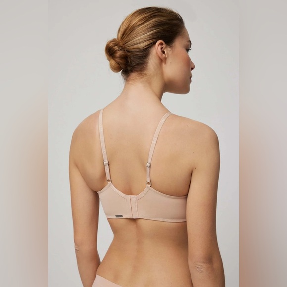 WIRELESS SEAMLESS BRA WITH REMOVABLE PADDING AND ADJUSTABLE STRAPS - Picture 2 of 3